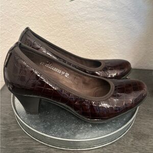 Mephisto Brown Patent Leather Heels‎